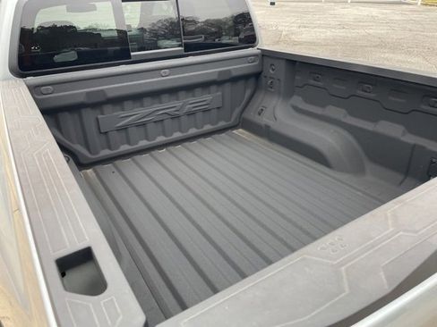 Used 2024 Chevrolet Colorado ZR2 w/ Safety Package image 9