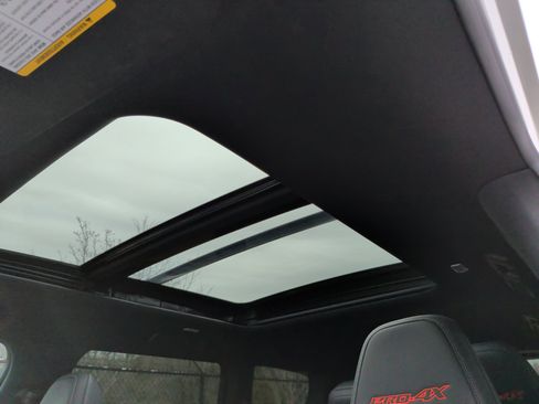 Used 2025 Nissan Armada PRO-4X w/ Pro-4X Premium Package image 28