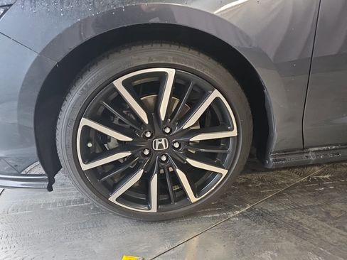 Used 2023 Honda Accord Touring image 2