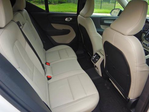Used 2023 Volvo XC40 B5 Plus w/ Protection Package Premier AWD/4WD image 16