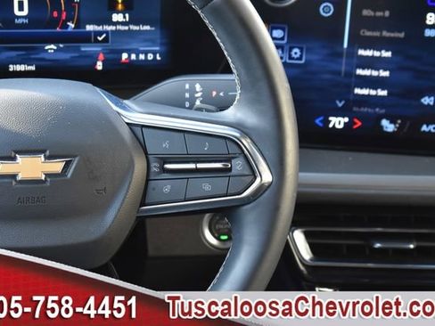 Used 2025 Chevrolet Traverse LT w/ Driver Confidence Package image 31