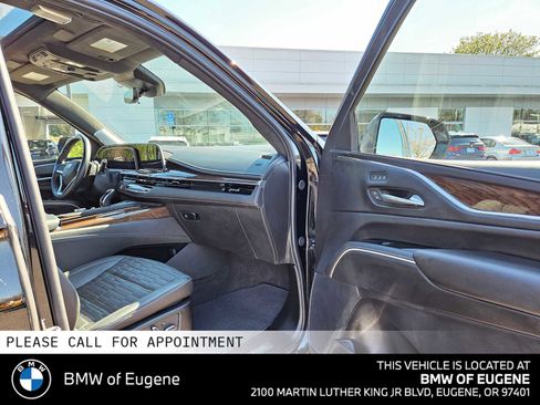 Used 2024 Cadillac Escalade ESV Premium Luxury Platinum AWD/4WD image 10