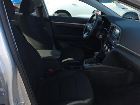 Used 2019 Hyundai Elantra SE w/ Cargo Package image 7