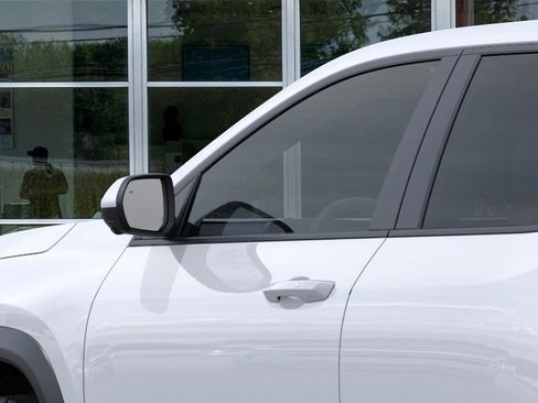 New 2026 Chevrolet Equinox LT image 12