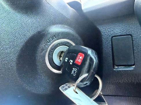 Used 2018 Toyota RAV4 XLE w/ Protection Package FWD image 29