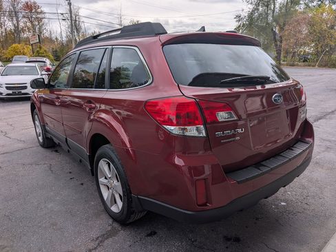 Used 2014 Subaru Outback 2.5i Premium image 11