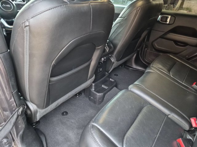 Used 2019 Jeep Wrangler Unlimited Sahara AWD/4WD image 26