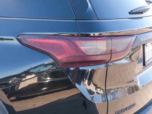 Used 2020 Chevrolet Traverse LS w/ LPO, Black Accent Package FWD image 7