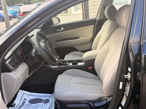Used 2018 Kia Optima LX w/ 17" Alloy Wheels Package FWD image 17