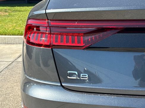 Used 2023 Audi Q8 Premium Plus w/ Premium Plus Package AWD/4WD image 11
