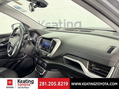 Used 2024 GMC Terrain SLT image 20