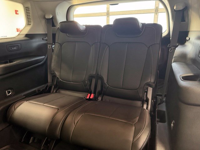Used 2023 Jeep Grand Cherokee L Limited AWD/4WD image 31