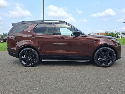 New 2026 Land Rover Discovery Limited Edition AWD/4WD image 7