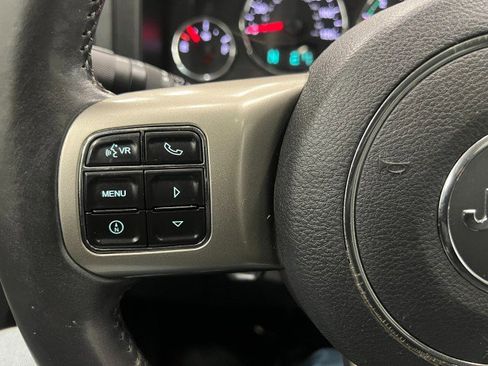 Used 2012 Jeep Liberty Limited Jet w/ Comfort/Convenience Group image 23