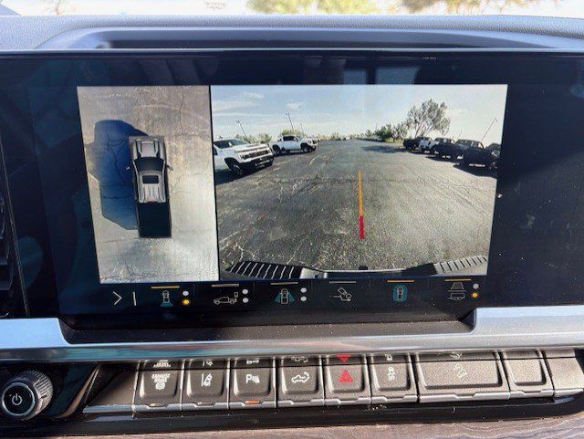 Used 2024 Chevrolet Silverado 2500 LTZ w/ LTZ Convenience Package AWD/4WD image 18