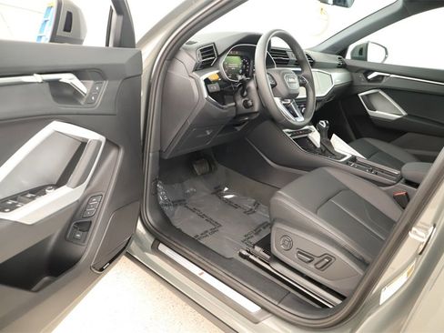 New 2025 Audi Q3 2.0T Premium image 14