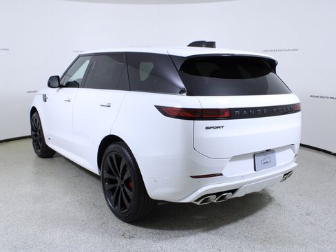 New 2026 Land Rover Range Rover Sport Dynamic SE image 5