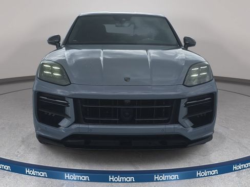 Used 2024 Porsche Cayenne Turbo GT AWD/4WD image 3