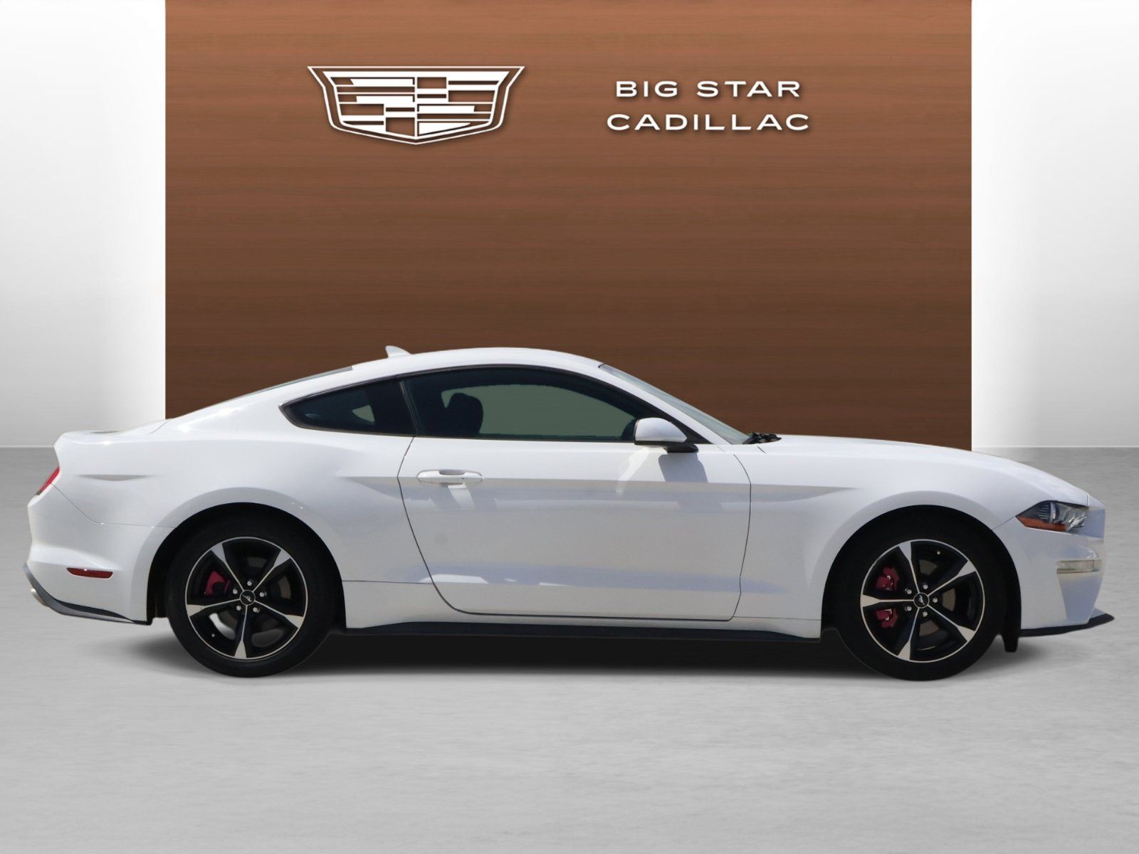 Used 2020 Ford Mustang Coupe RWD image 6