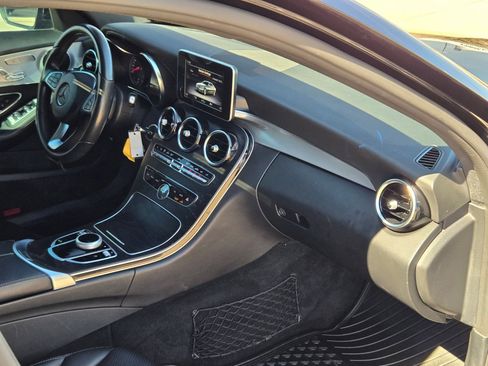 Used 2018 Mercedes-Benz C 300 4MATIC Sedan image 29