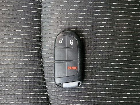 Used 2018 Dodge Journey SXT w/ Blacktop Package FWD image 32