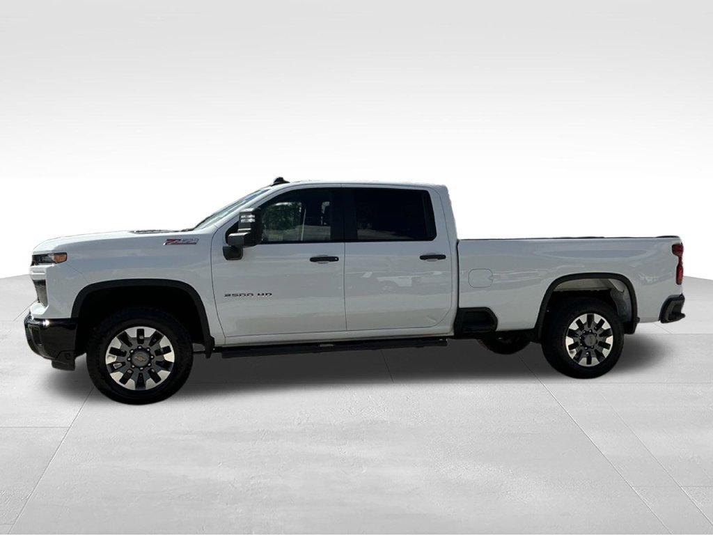 Used 2025 Chevrolet Silverado 2500 Custom w/ Custom Value Package AWD/4WD image 3