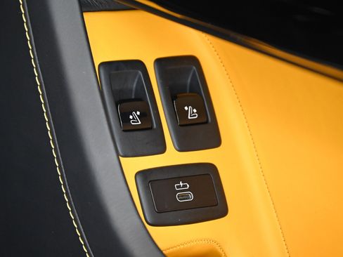 Used 2023 Rolls-Royce Cullinan image 37