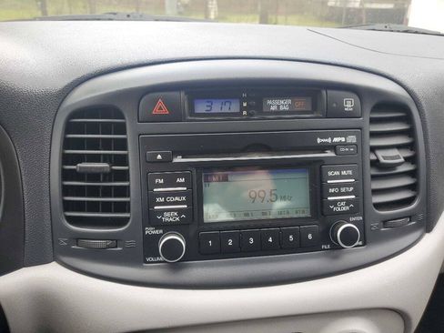 Used 2010 Hyundai Accent GS w/ Premium Pkg 3 FWD image 22