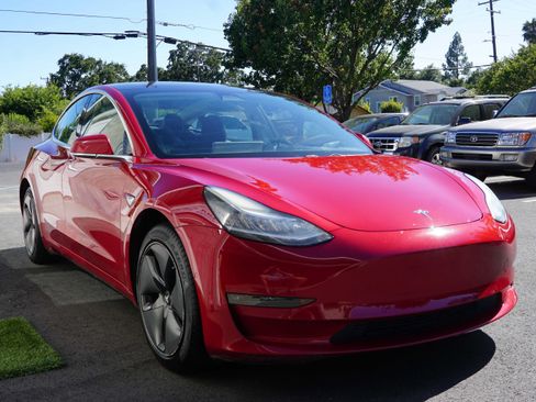 Used 2018 Tesla Model 3 Mid Range RWD image 7