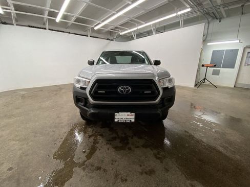 Used 2022 Toyota Tacoma SR image 9