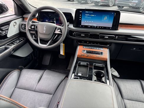 New 2026 Lincoln Aviator Black Label w/ Black Label Special Edition AWD/4WD image 32