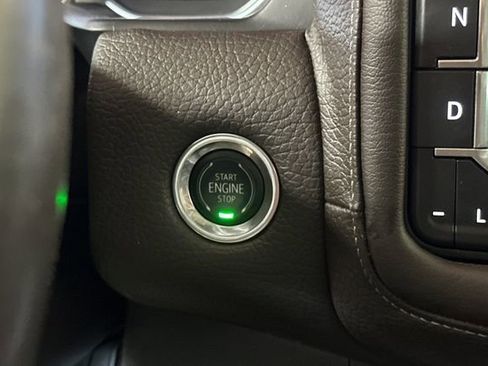 Used 2021 GMC Yukon Denali w/ Denali Premium Package image 29