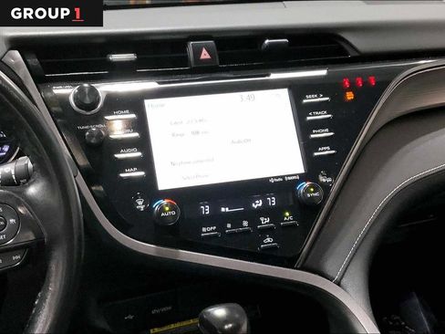 Certified 2020 Toyota Camry SE image 6