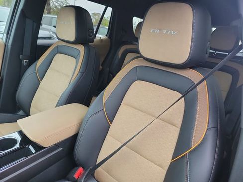 New 2026 Chevrolet Equinox ACTIV w/ LPO, Floor Liner Package image 14