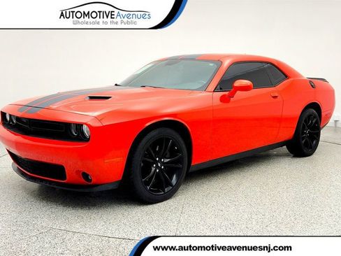 Used 2017 Dodge Challenger SXT Plus image 1