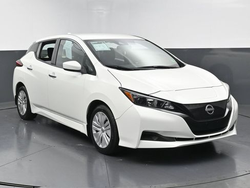 Used 2023 Nissan Leaf S image 3