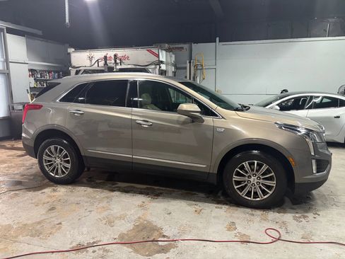 Used 2017 Cadillac XT5 Luxury w/ Driver Awareness Package image 4