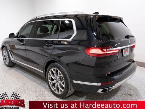 Used 2022 BMW X7 xDrive40i w/ Premium Package image 3