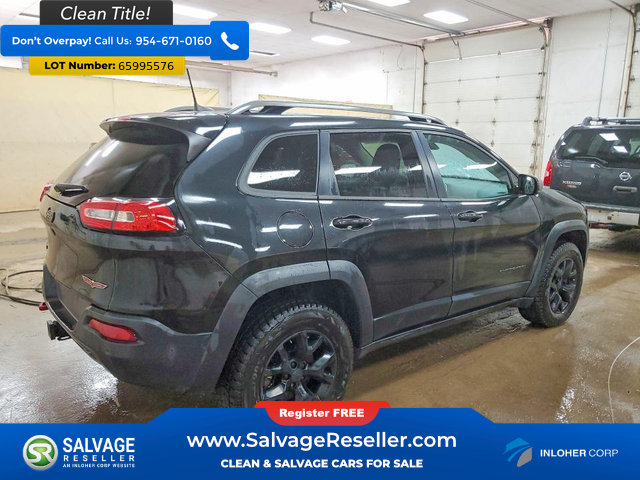 Used 2016 Jeep Cherokee Trailhawk w/ Leather Interior Group AWD/4WD image 4