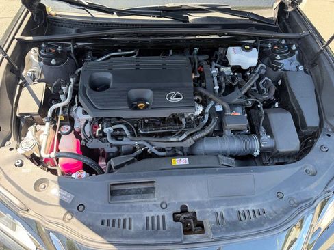 Used 2025 Lexus ES 300h w/ Premium Package image 6