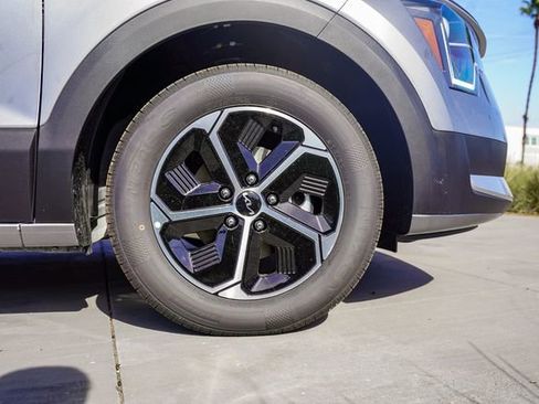 New 2026 Kia Niro LX FWD image 10