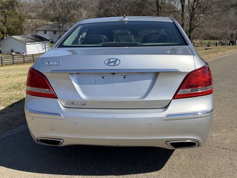 Used 2012 Hyundai Equus Signature RWD image 9