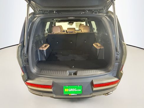 Used 2024 Hyundai Santa Fe Limited image 35