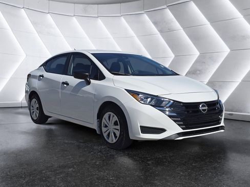 Used 2024 Nissan Versa S w/ Trunk Package image 2