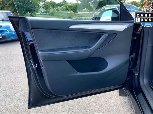 Used 2023 Tesla Model Y Performance image 21