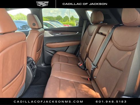 Certified 2025 Cadillac XT5 Sportv w/ Technology Package AWD/4WD image 11