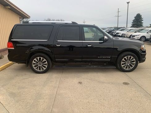 Used 2016 Lincoln Navigator L Select image 7