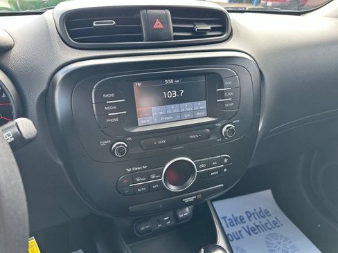 Used 2017 Kia Soul + FWD image 16