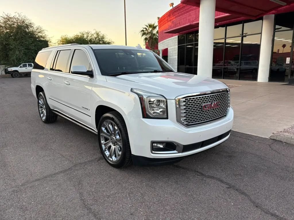 Used 2017 GMC Yukon XL Denali AWD/4WD image 4