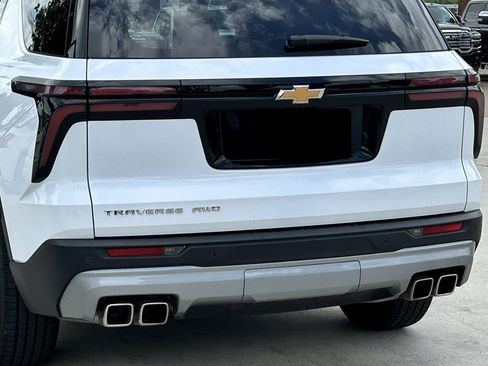 Used 2025 Chevrolet Traverse LT AWD/4WD image 6